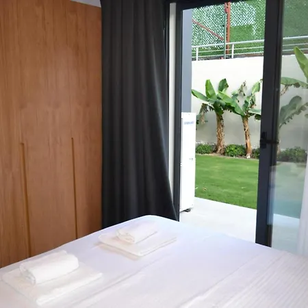 Ayayorgide Odalar Banyolu Sifir * Çeşme