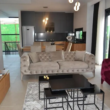 Villa Ayayorgide Odalar Banyolu Sifir *