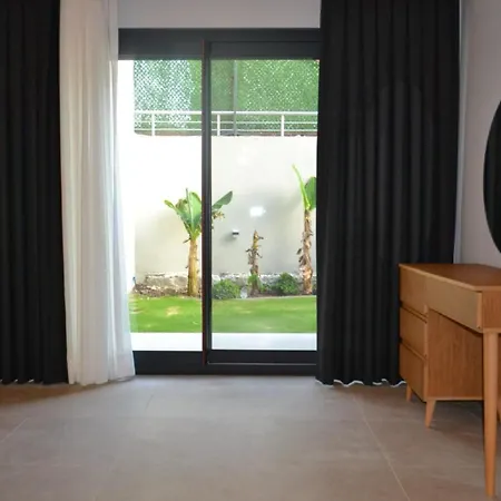 Ayayorgide Odalar Banyolu Sifir וילה *