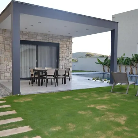 Ayayorgide Odalar Banyolu Sifir וילה Çeşme