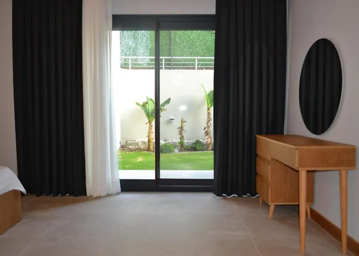 Ayayorgide Odalar Banyolu Sifir ヴィラ *